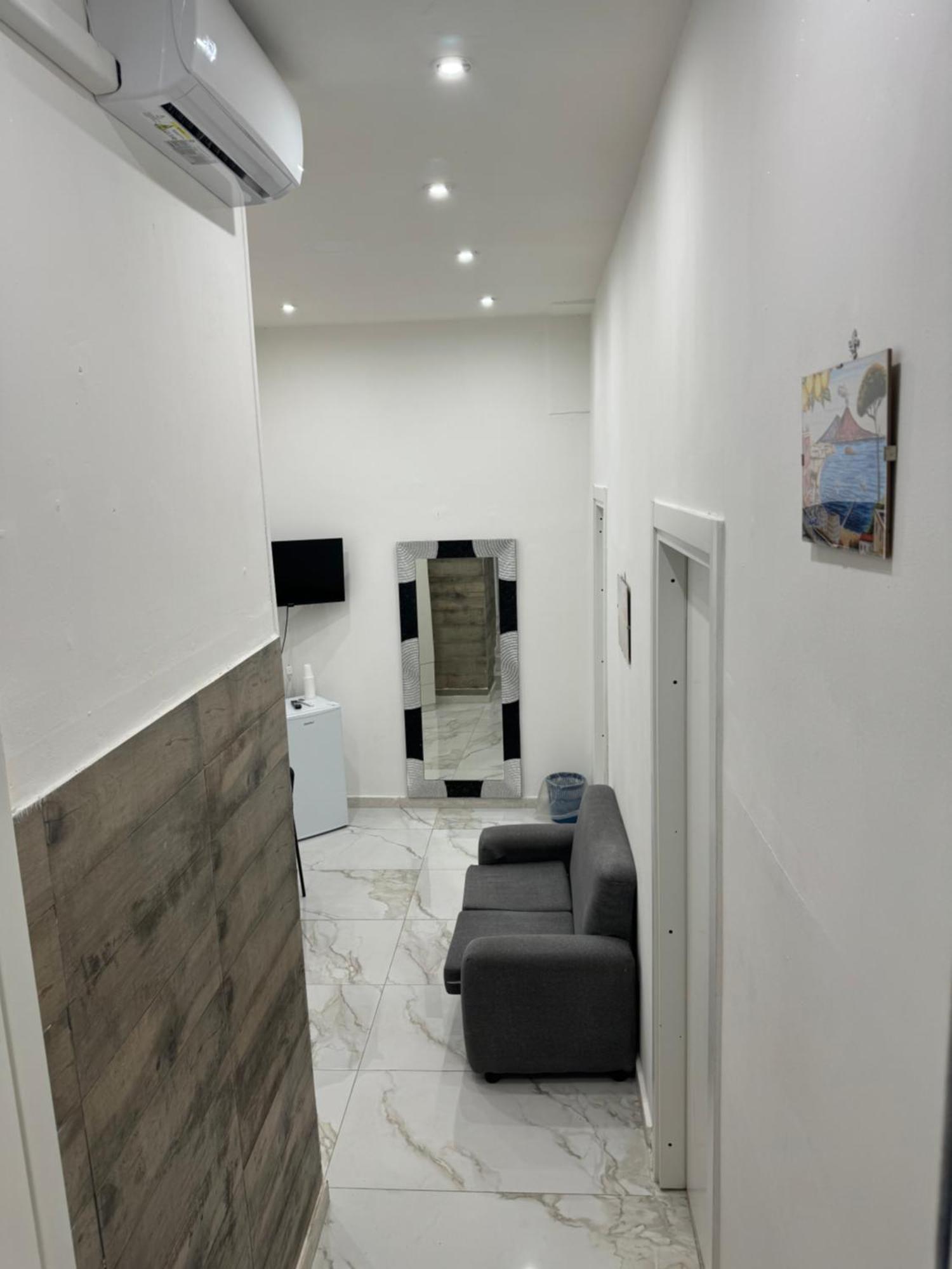 B&B Raffaele Napoli Bagian luar foto
