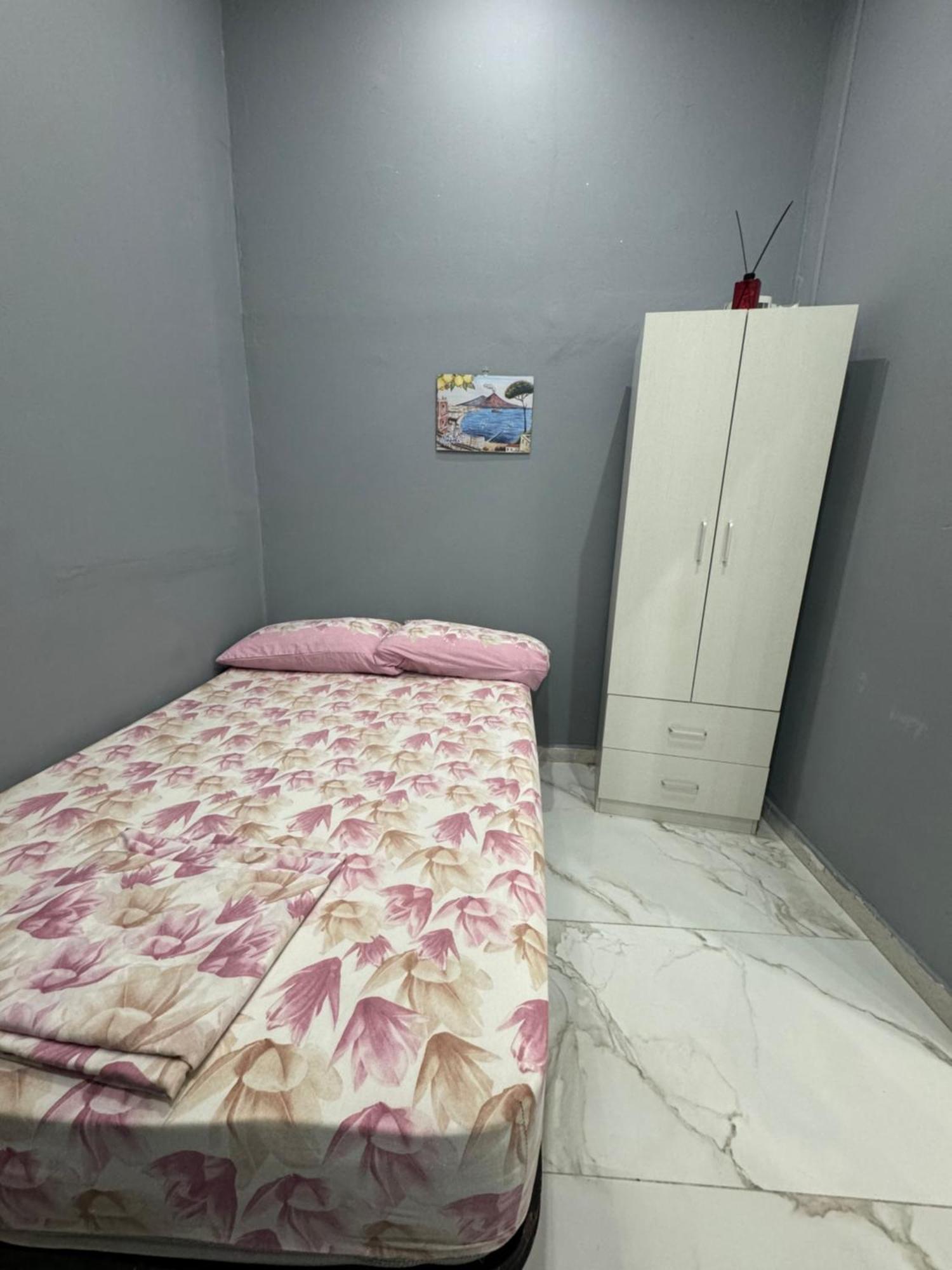 B&B Raffaele Napoli Bagian luar foto
