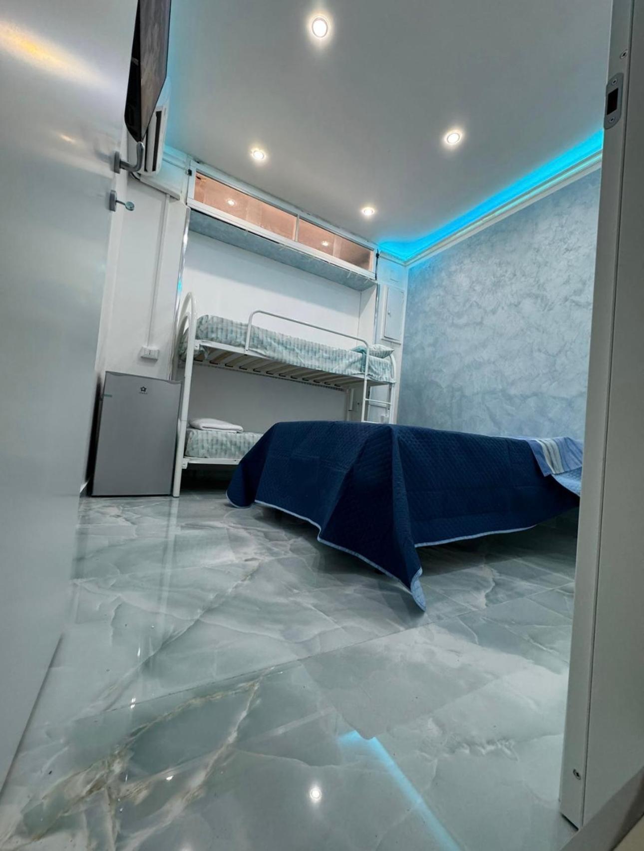 B&B Raffaele Napoli Bagian luar foto