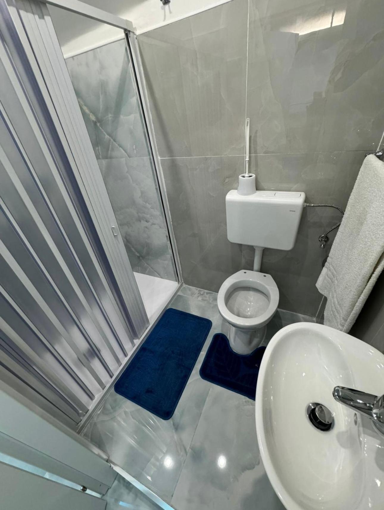 B&B Raffaele Napoli Bagian luar foto
